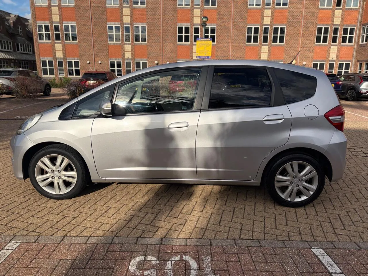 Honda Jazz 2011 photo 4