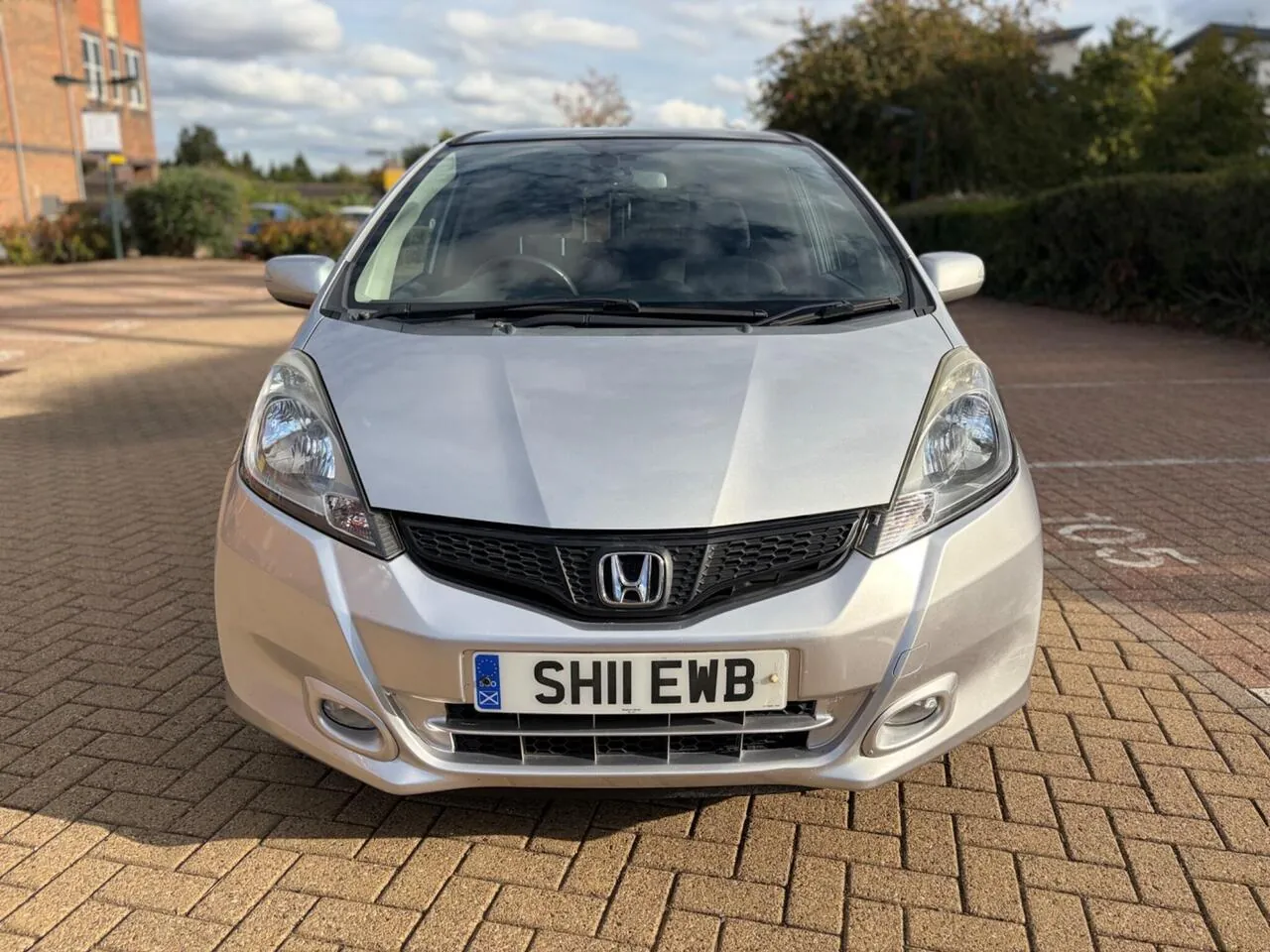 Honda Jazz 2011 photo 2