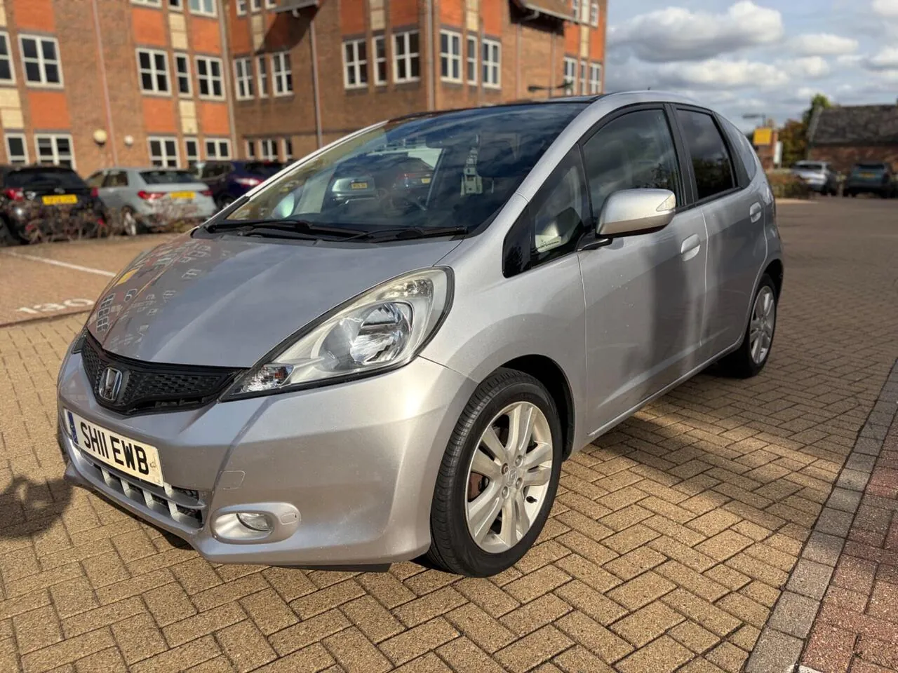 Honda Jazz 2011 photo 3