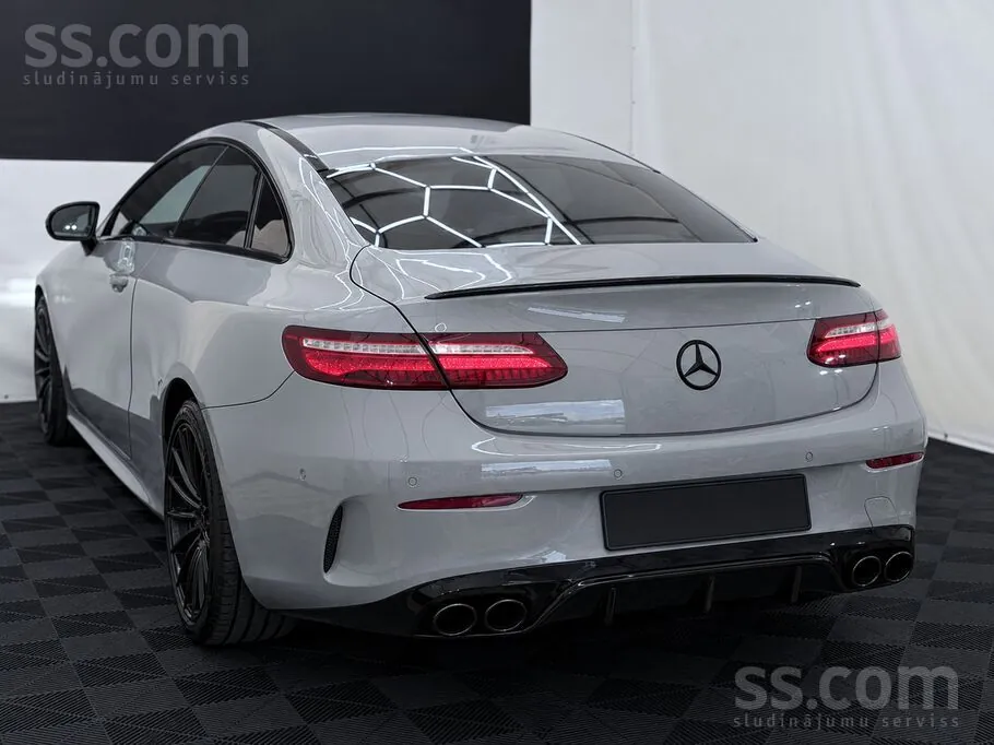Mercedes-Benz E-Class 2017 photo 4