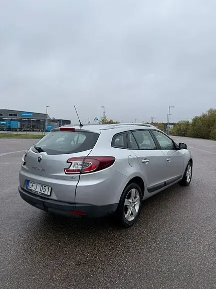 Renault Megane Iii 2010 photo 4