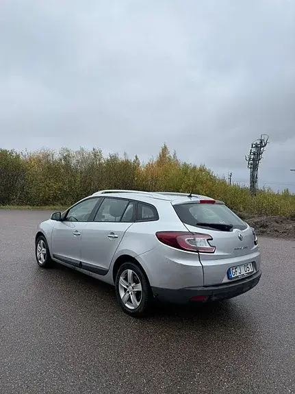 Renault Megane Iii 2010 photo 2