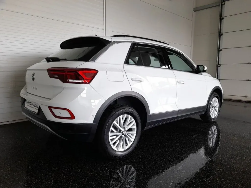 Volkswagen T-Roc 2023 photo 2