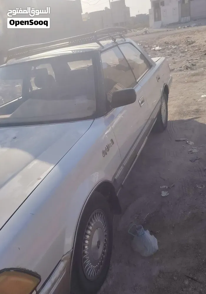 Toyota Crown 1992 photo 3