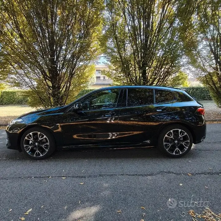 BMW 1 Series 2024 photo 3