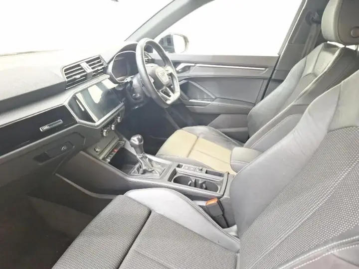Audi Q3 2022 photo 5