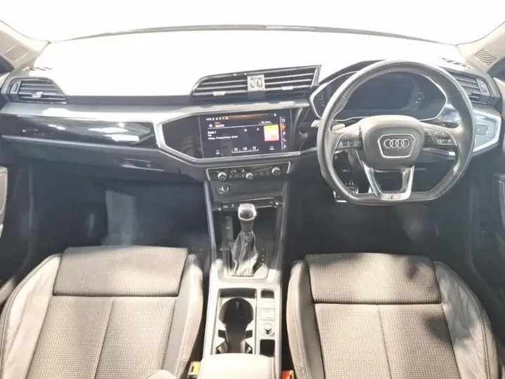 Audi Q3 2022 photo 3