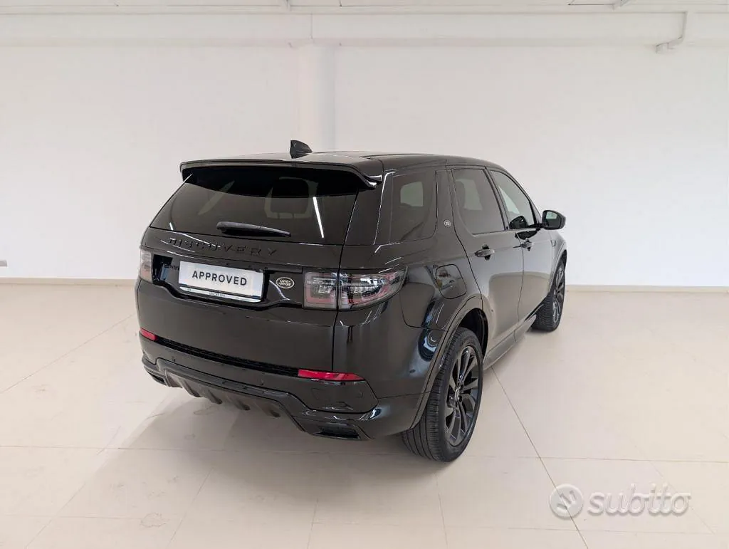 Land Rover Discovery Sport 2022 photo 2