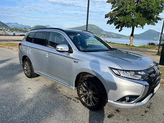 Mitsubishi Outlander 2017 photo 4