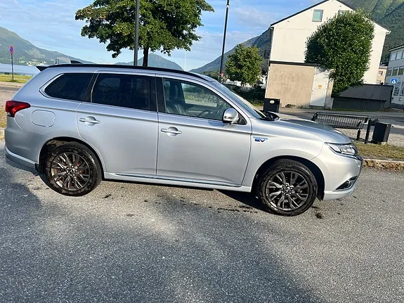 Mitsubishi Outlander 2017 photo 5