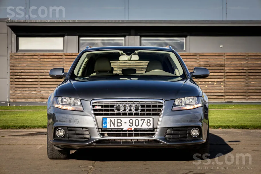 Audi A4 2011 photo 3