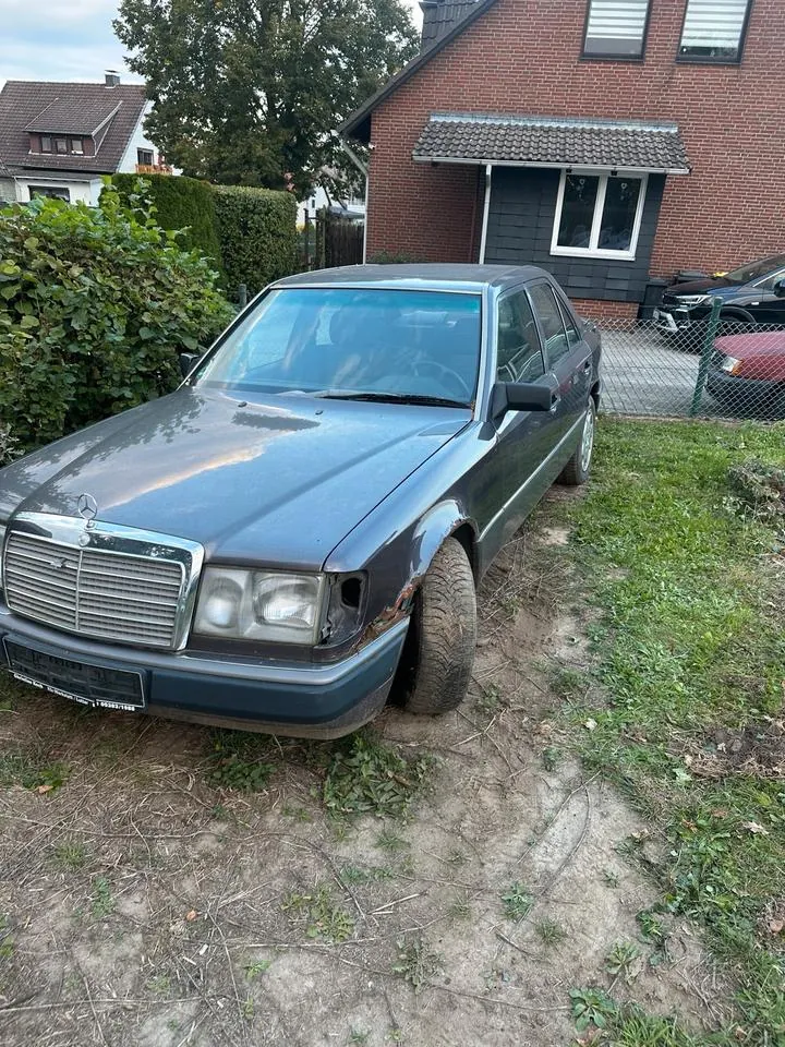 Mercedes-Benz W124