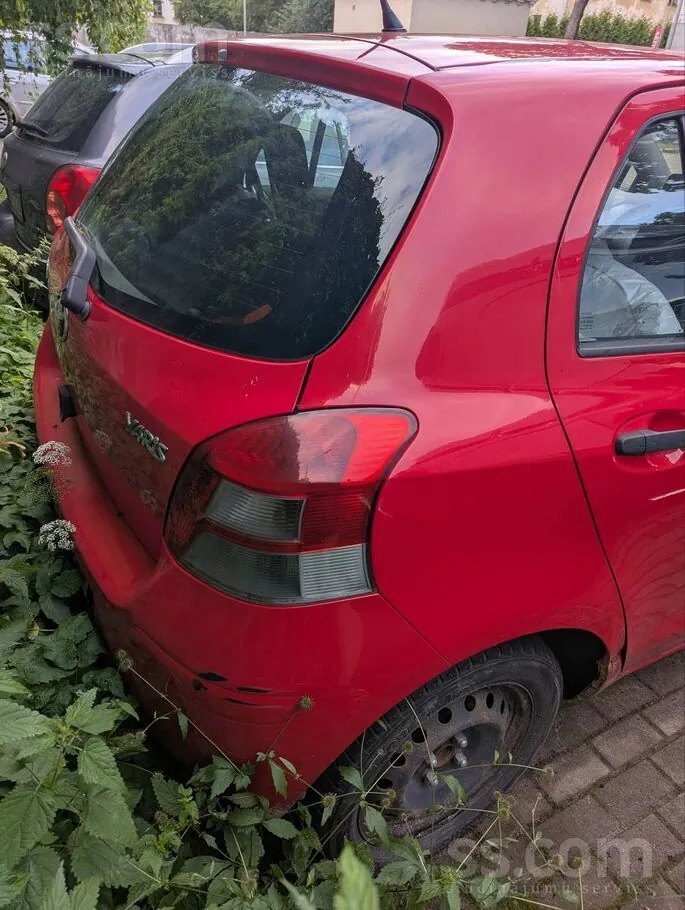 Toyota Yaris 2010 photo 3