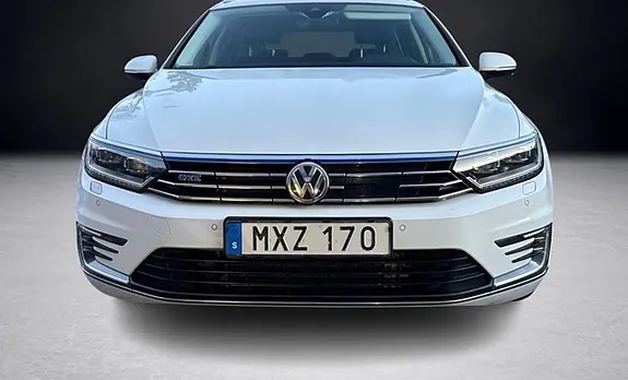 Volkswagen Passat 2018 photo 2