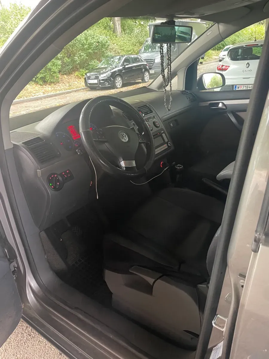 Volkswagen Touran 2007 photo 3