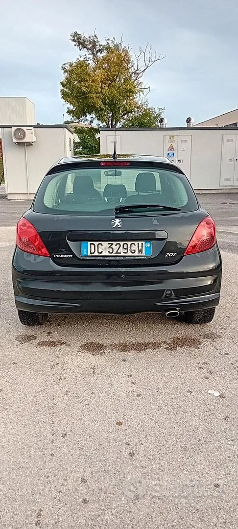 Peugeot 207 2006 photo 5