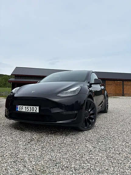 Tesla Model Y 2022 photo 2
