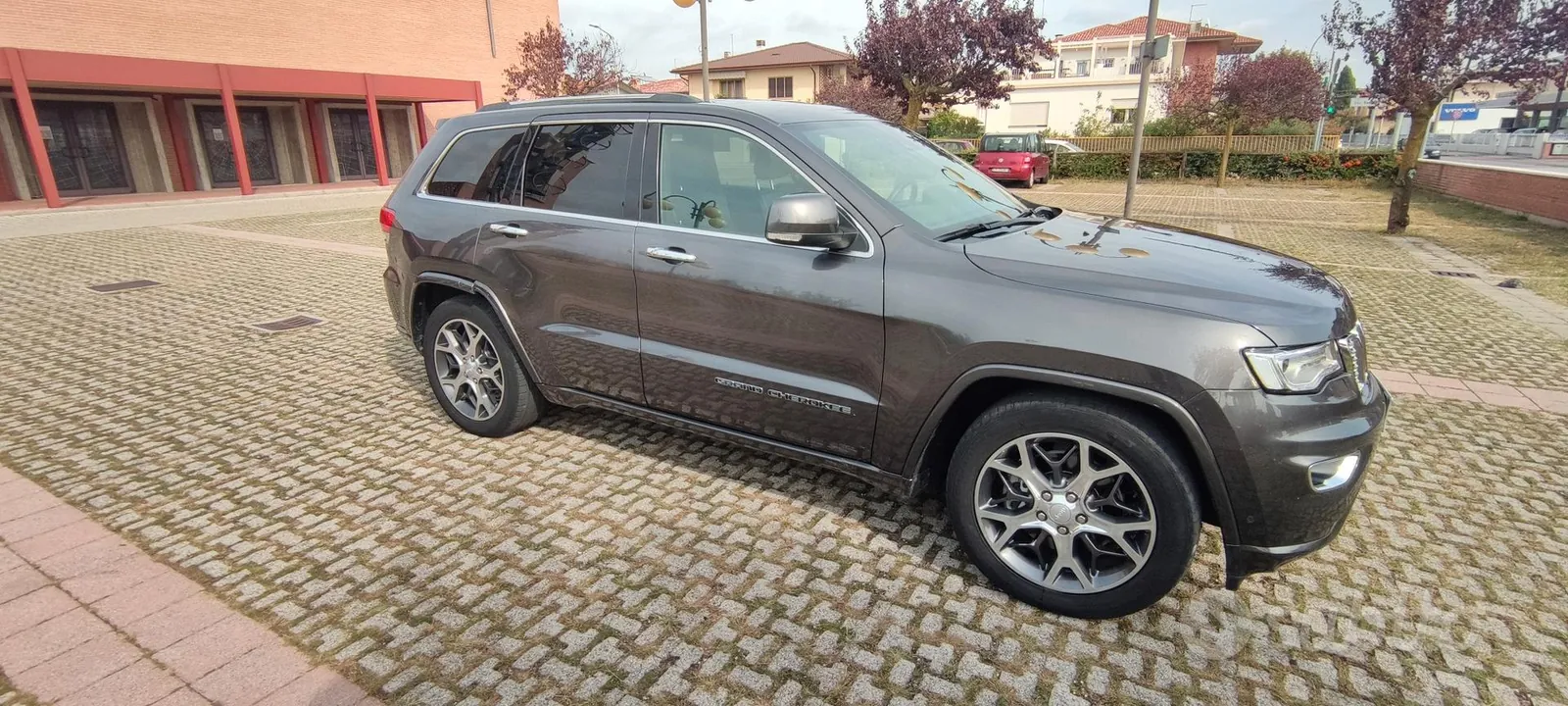 Jeep Grand Cherokee 2020 photo 2