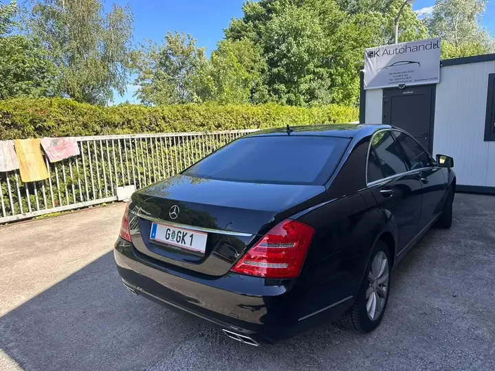 Mercedes-Benz S-Class 2010 photo 2