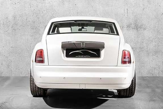 Rolls-Royce Phantom 2004 photo 4