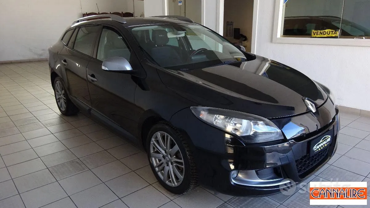 Renault Megane 2011 photo 2