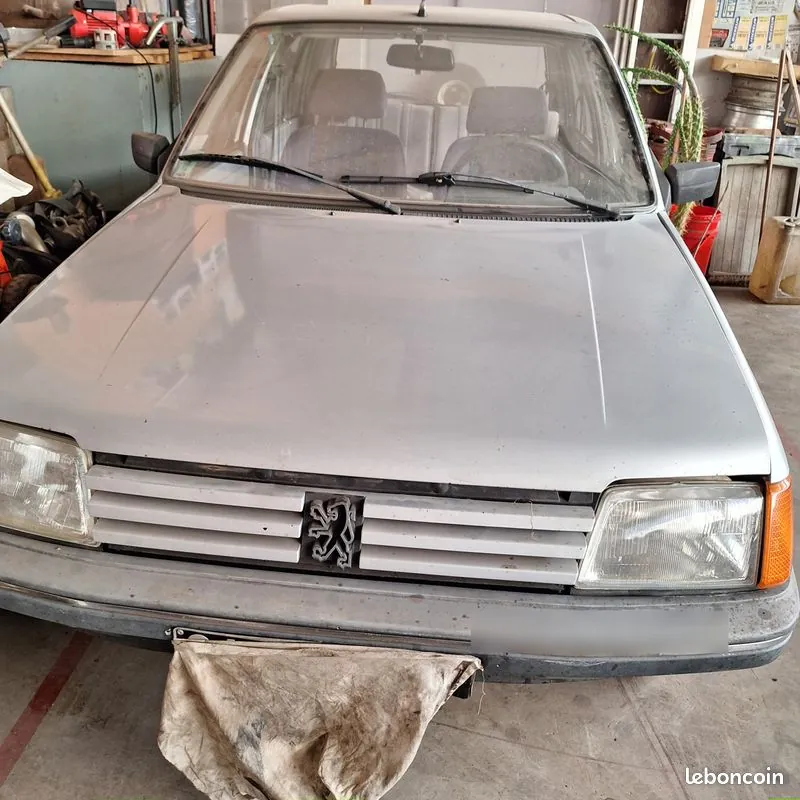 Peugeot 205