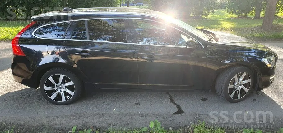 Volvo V60 2014 photo 3