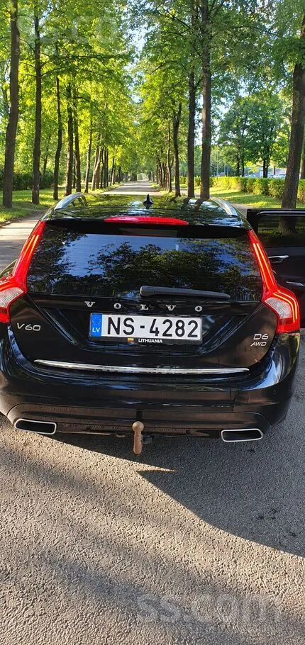 Volvo V60 2014 photo 2