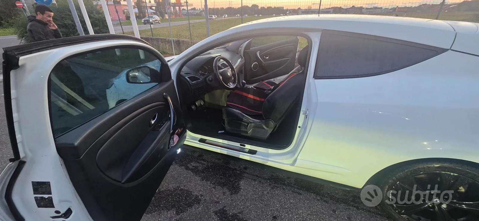 Renault Megane 2010 photo 2