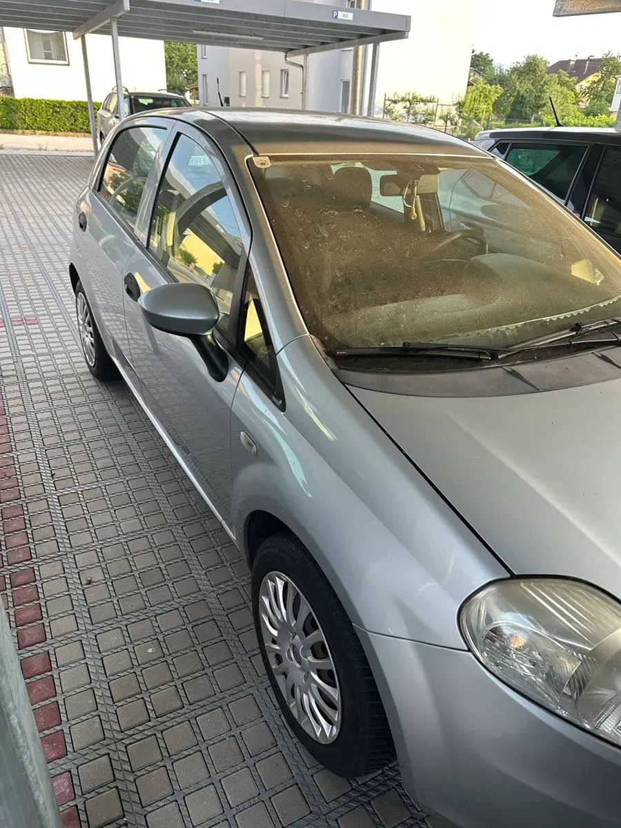 Fiat Grande Punto 2009 photo 3