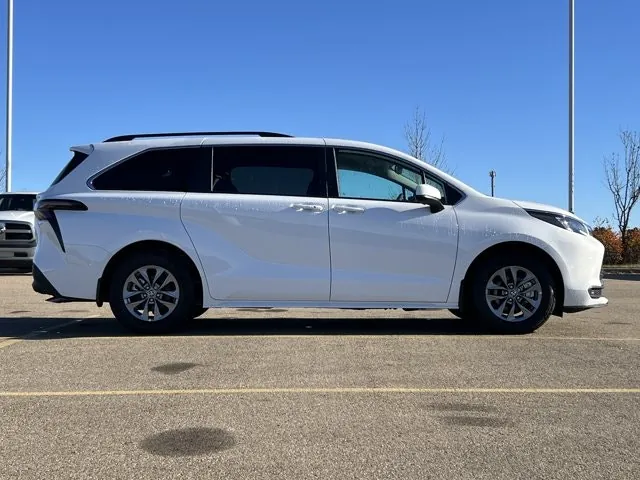 Toyota Sienna 2026 photo 4