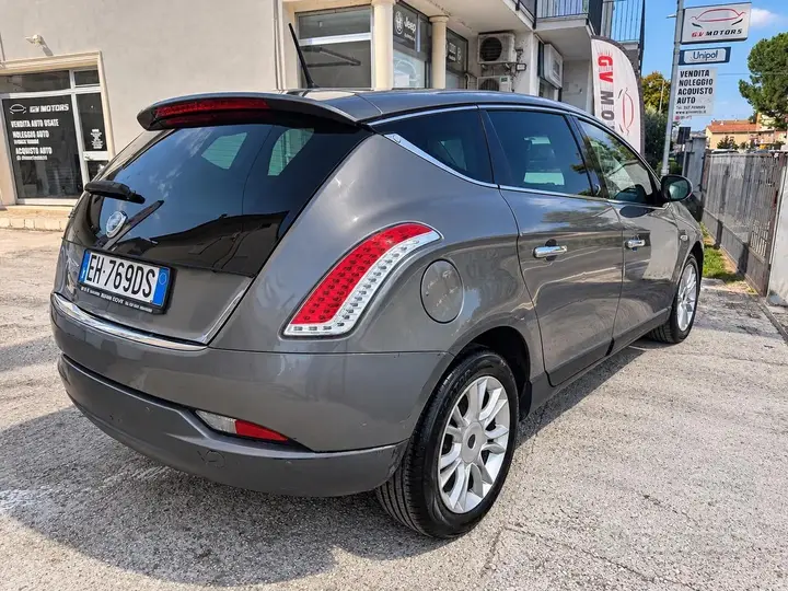 Lancia Delta 2011 photo 4