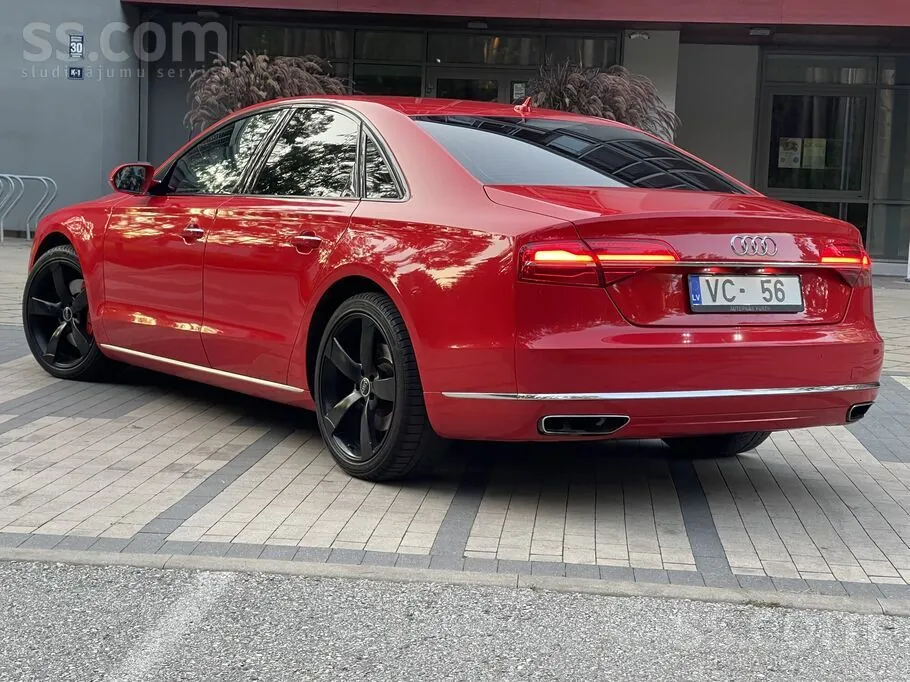 Audi A8 2014 photo 2