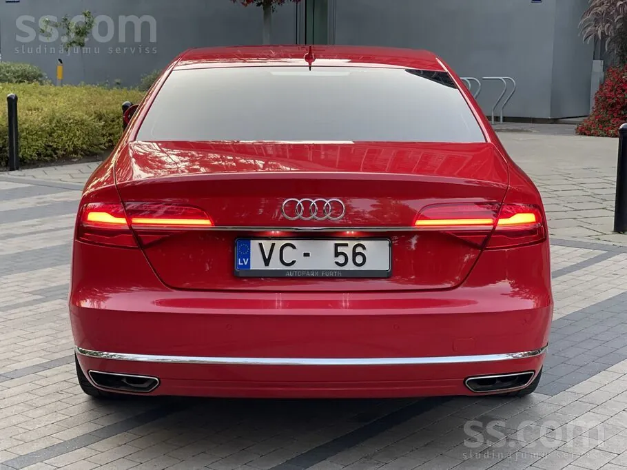 Audi A8 2014 photo 4