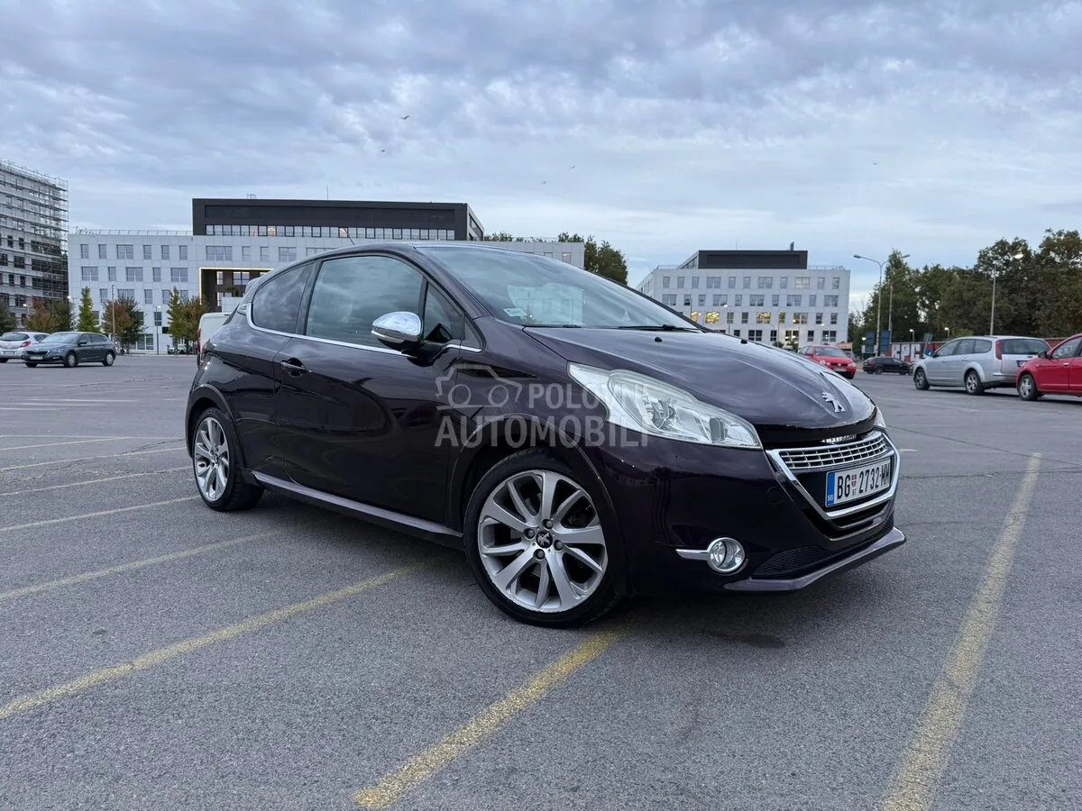 Peugeot 208 2013 photo 3