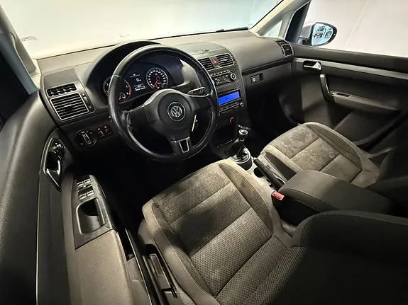 Volkswagen Touran 2011 photo 5