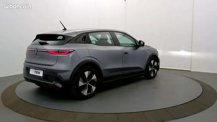 Renault Megane 2023 photo 2
