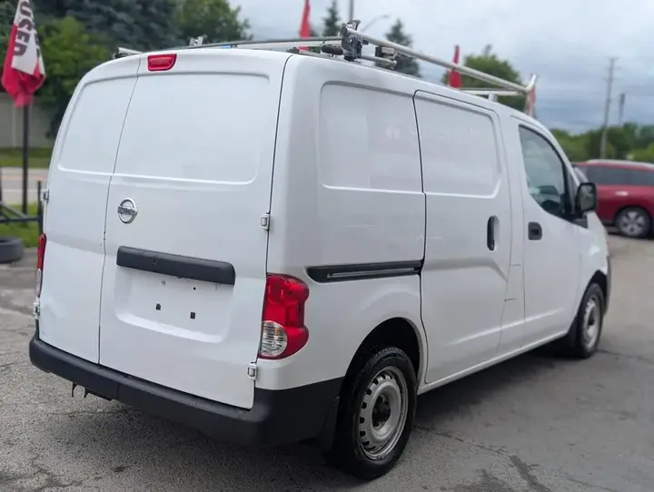 Nissan Nv200 2018 photo 3
