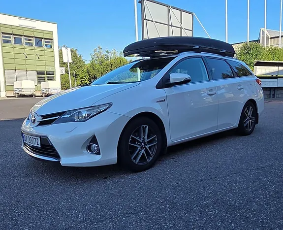 Toyota Auris 2015 photo 2