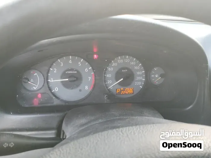 Nissan Sunny 2010 photo 4
