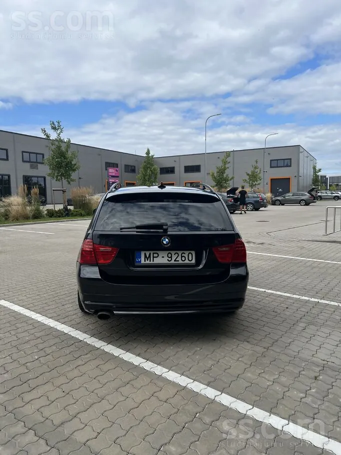 BMW 320 2009 photo 4