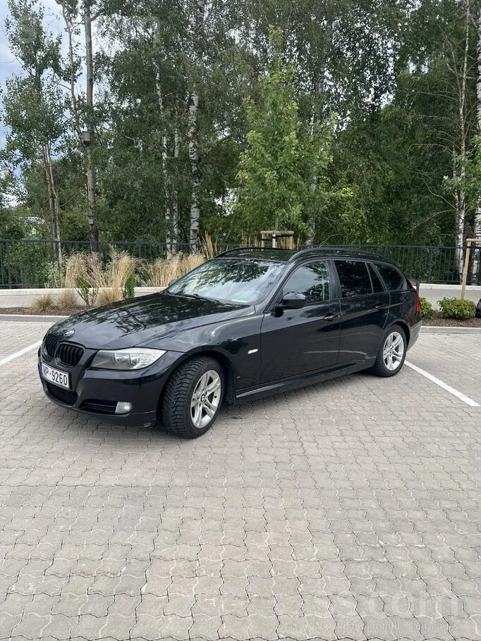 BMW 320 2009 photo 2