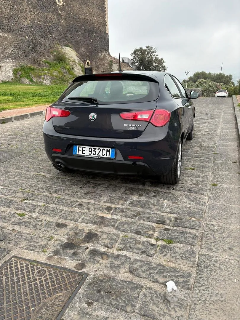 Alfa Romeo Giulietta 2016 photo 2