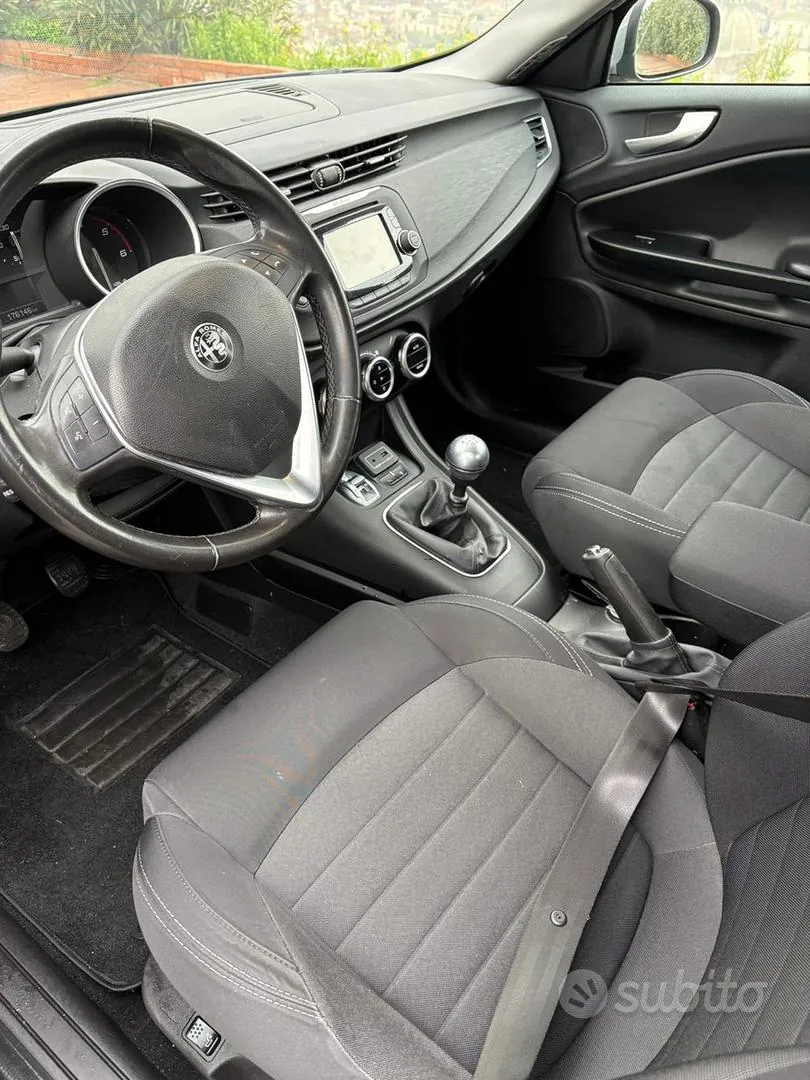 Alfa Romeo Giulietta 2016 photo 5
