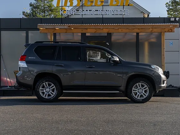 Toyota Land Cruiser 2012 photo 5