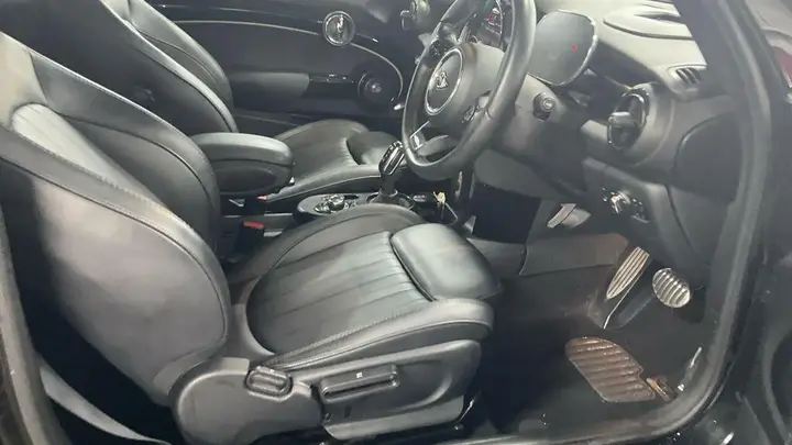 Mini Convertible 2023 photo 4