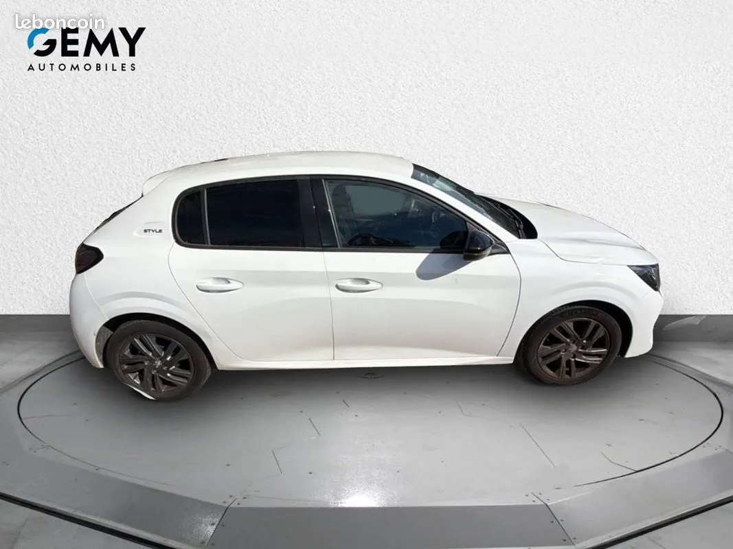 Peugeot 208 2022 photo 4