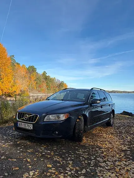 Volvo V70 2011 photo 2