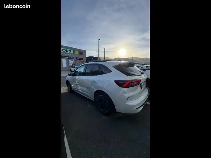 Ford Kuga 2024 photo 2