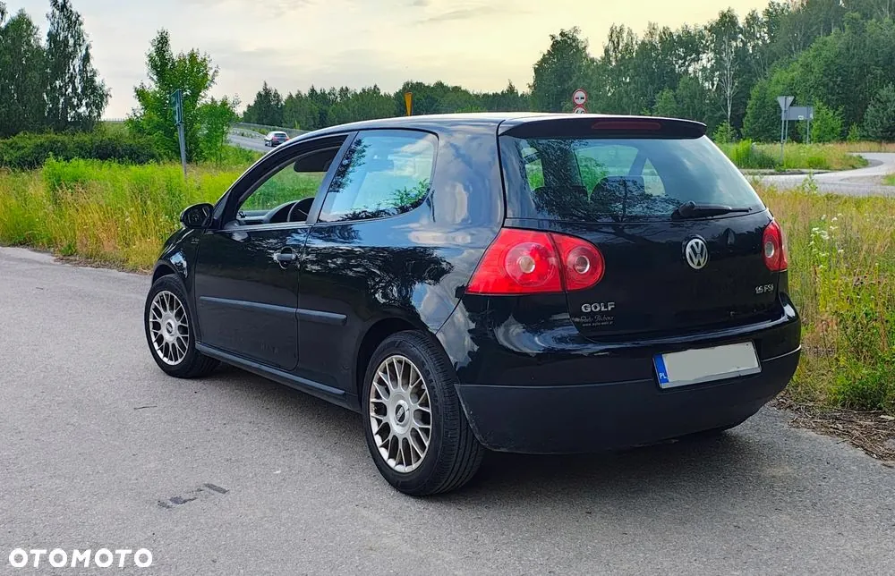 Volkswagen Golf 2003 photo 2